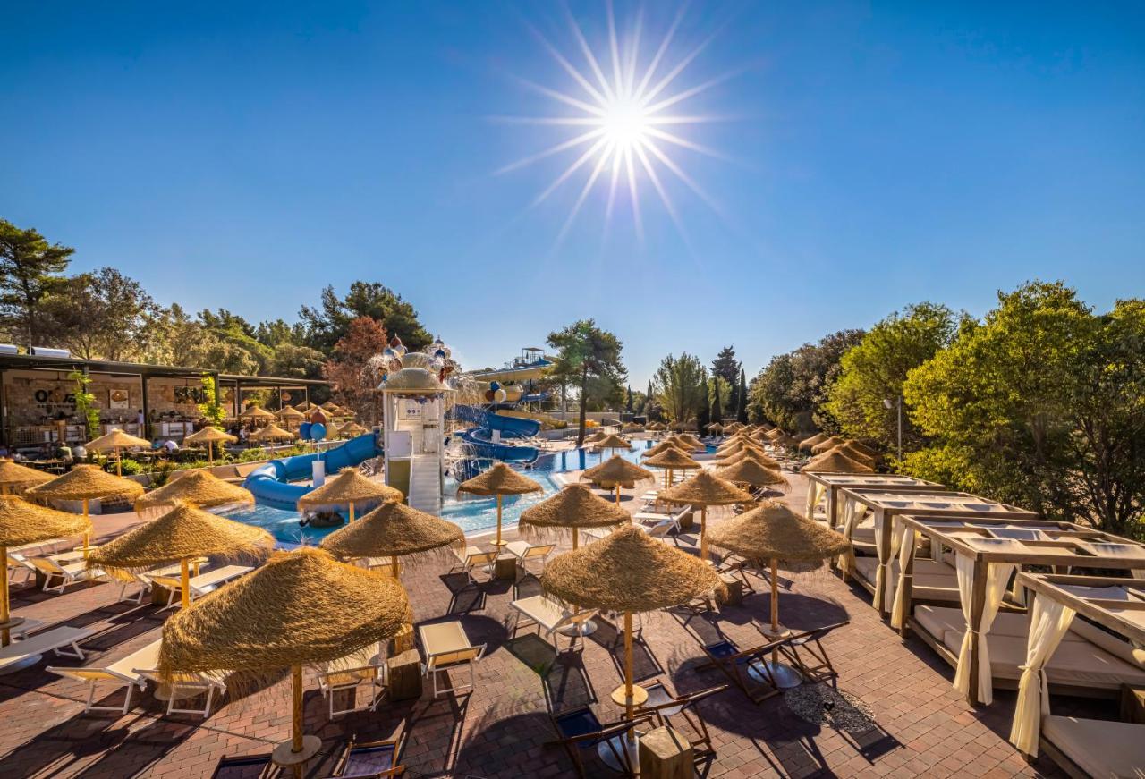 Valamar Amicor Resort Stari Grad  Bagian luar foto
