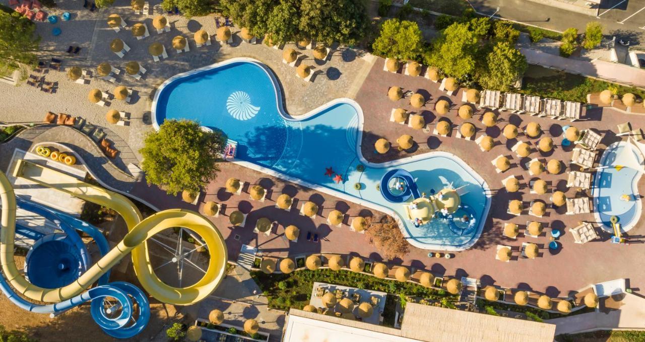 Valamar Amicor Resort Stari Grad  Bagian luar foto