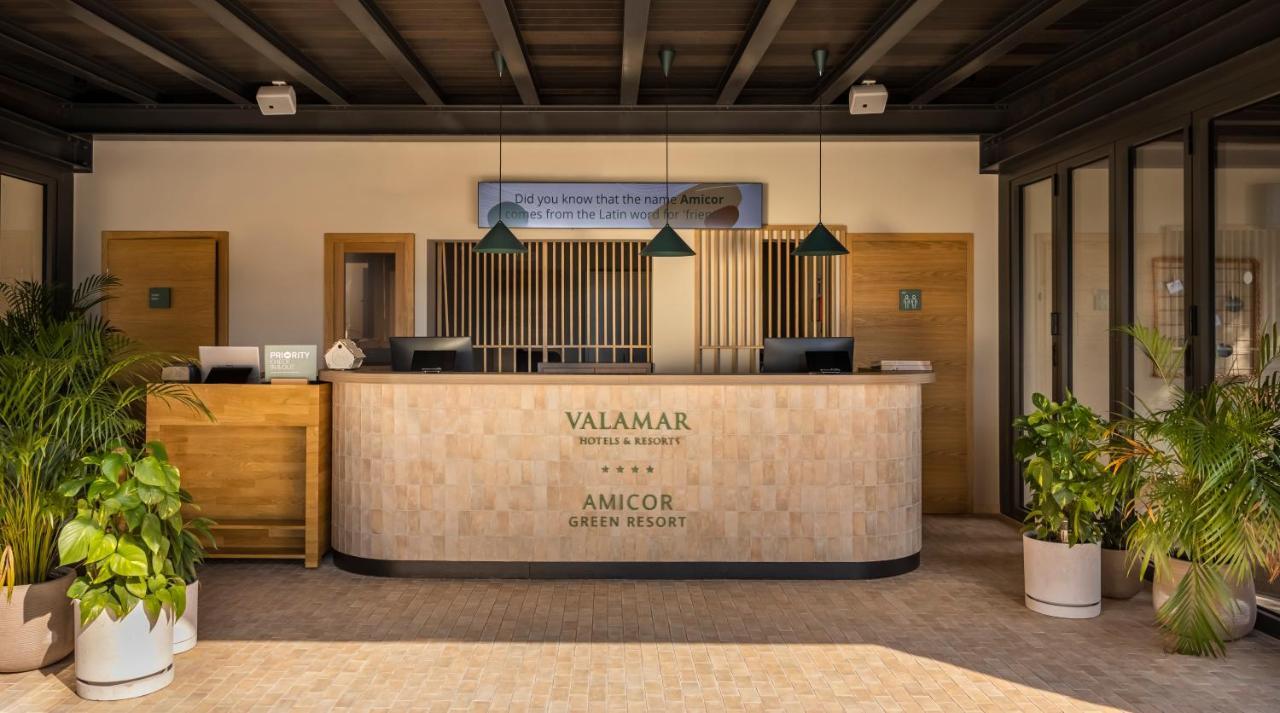 Valamar Amicor Resort Stari Grad  Bagian luar foto