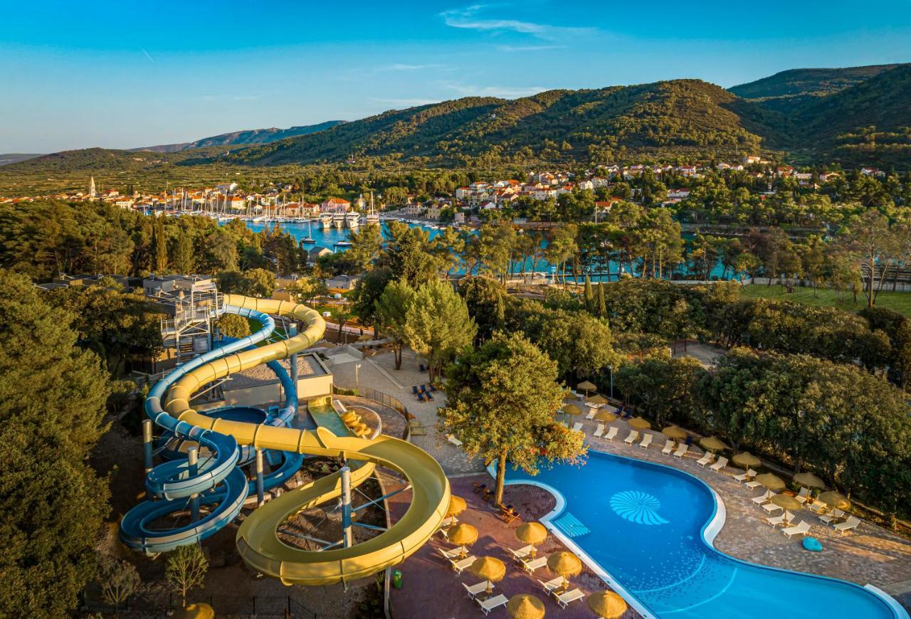 Valamar Amicor Resort Stari Grad  Bagian luar foto