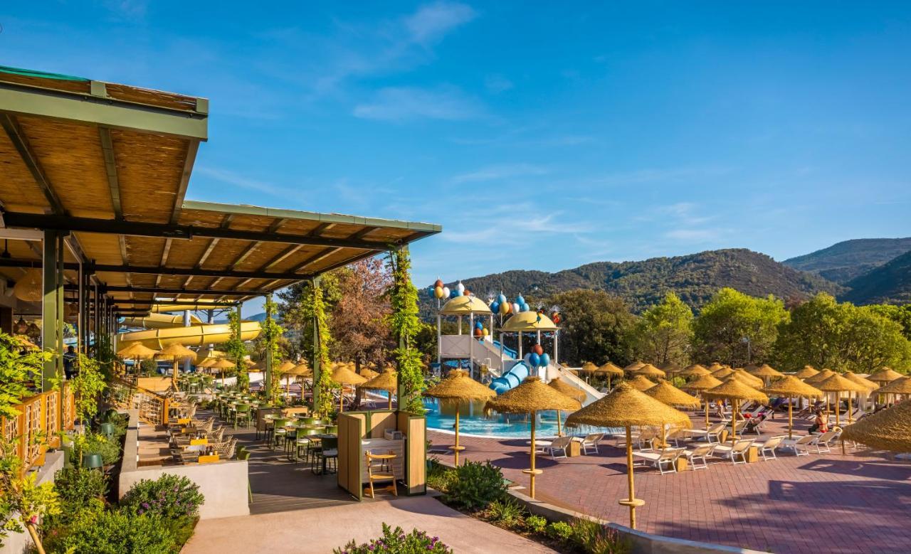 Valamar Amicor Resort Stari Grad  Bagian luar foto