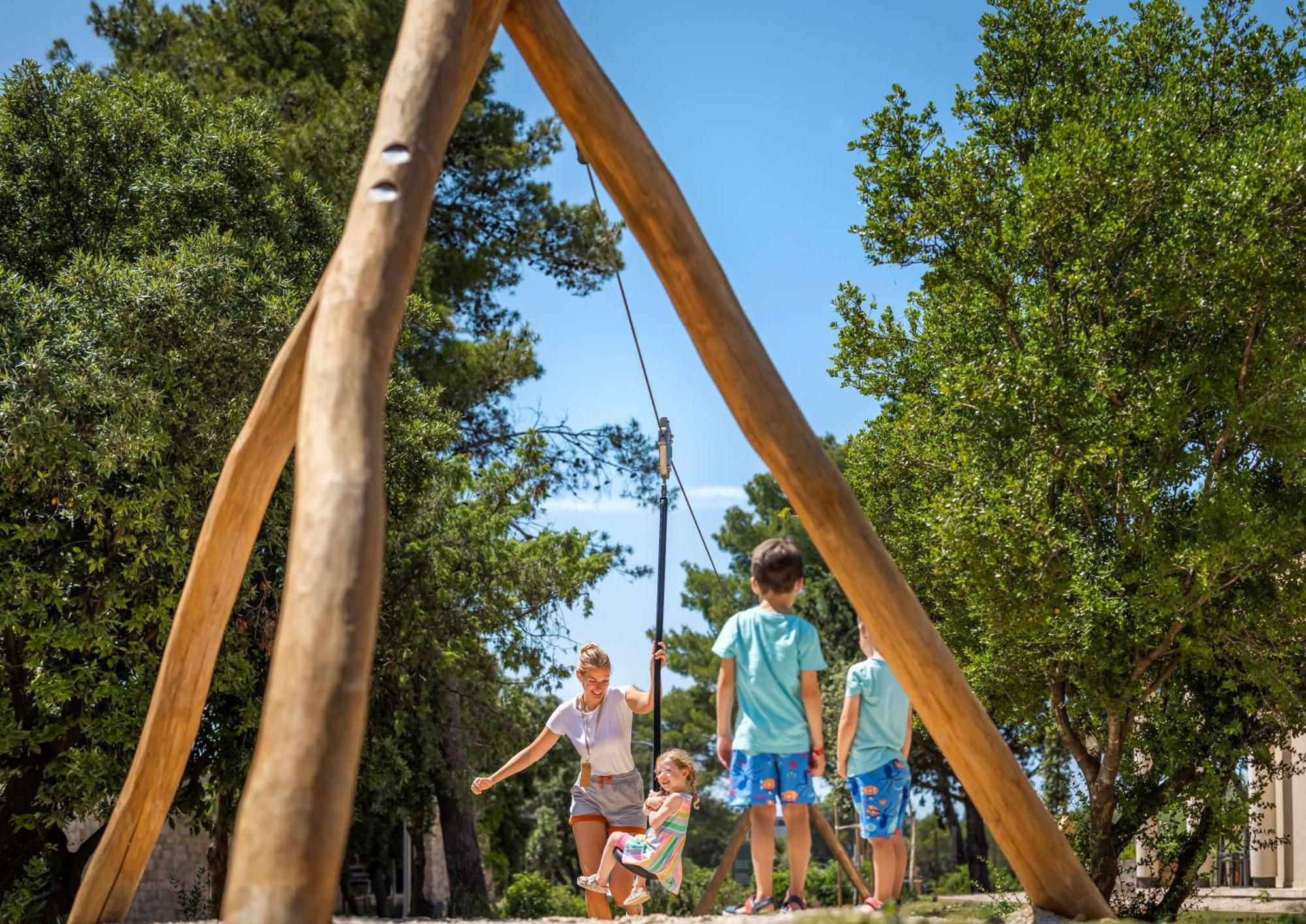 Valamar Amicor Resort Stari Grad  Bagian luar foto