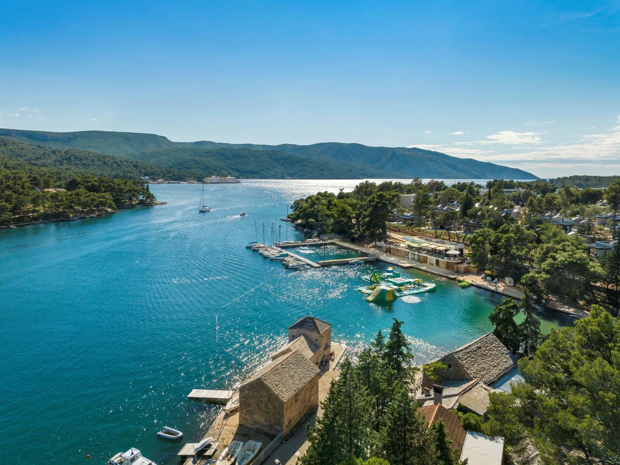Valamar Amicor Resort Stari Grad  Bagian luar foto