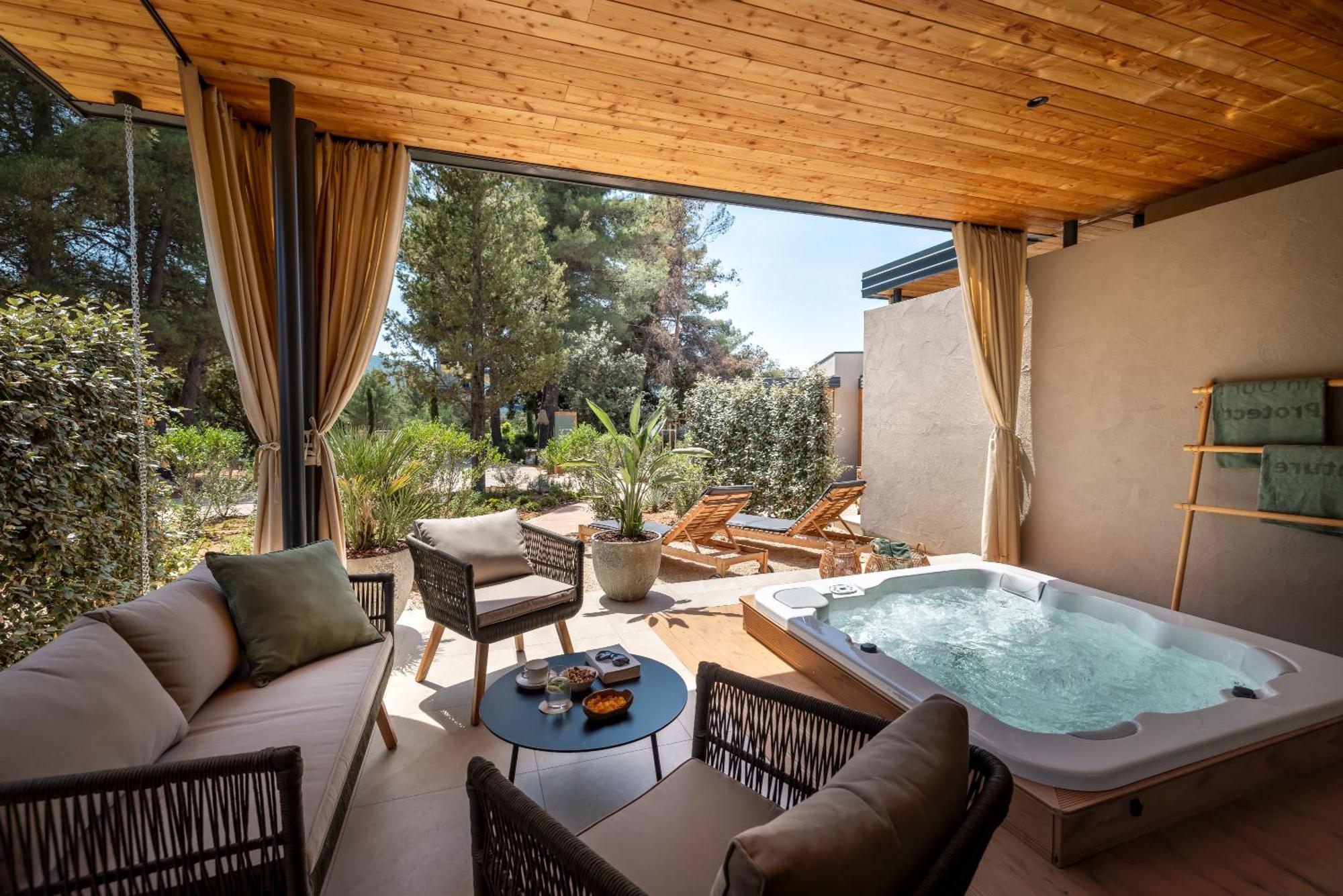 Valamar Amicor Resort Stari Grad  Bagian luar foto